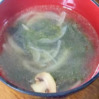 ワカメと玉ねぎの簡単中華風スープ